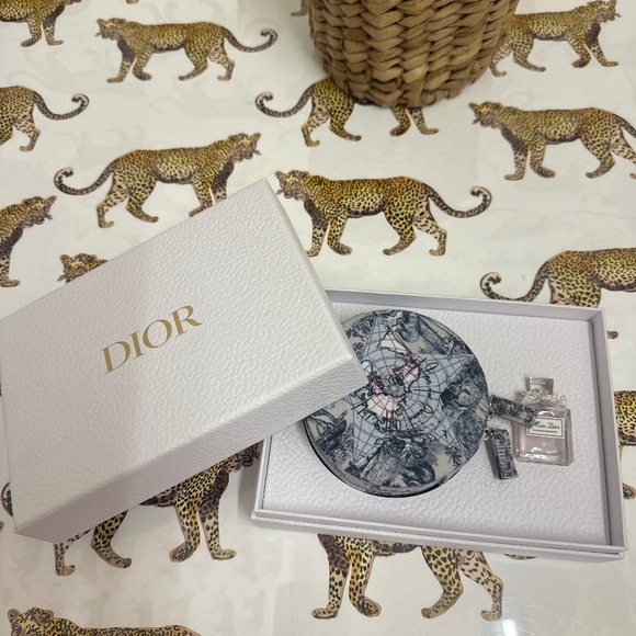 DIOR Authentic Gift with purchase coin case and Miss Dior perfume - Picture 1 of 6